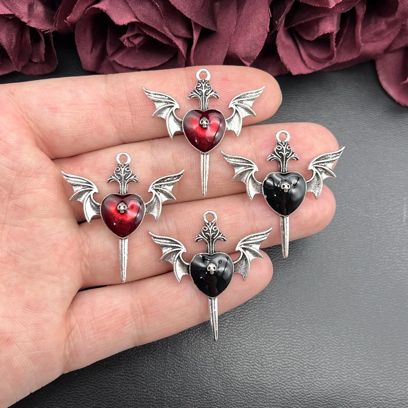 5ks Goth Skull Heart Srdce Smalt Broskyne Kúzla Diabl's Winged Dagger Srdc prívesok remeselné remeslá DIY Šperky