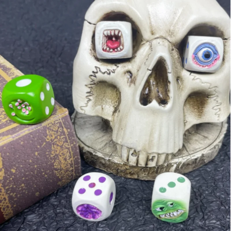 5ks/set Creative Halloween Resin Monster Dice Micro Landscape Cthulhu Big Eyes ústa