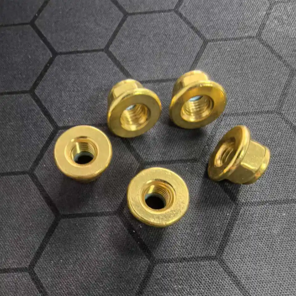5pcs-10ks M3 M4 M5 M6 M8 304 Stanilless Steel s titánom gloden farebnou hexou nylonovou nylonovou matičkou