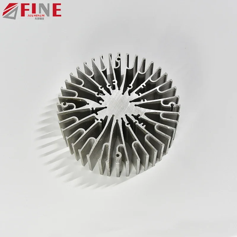 6061 6005 Extrudované CNC obrábanie hliníkového chladiaceho výtlaku Profily LED hliníka zliatiny zliatiny chladiča