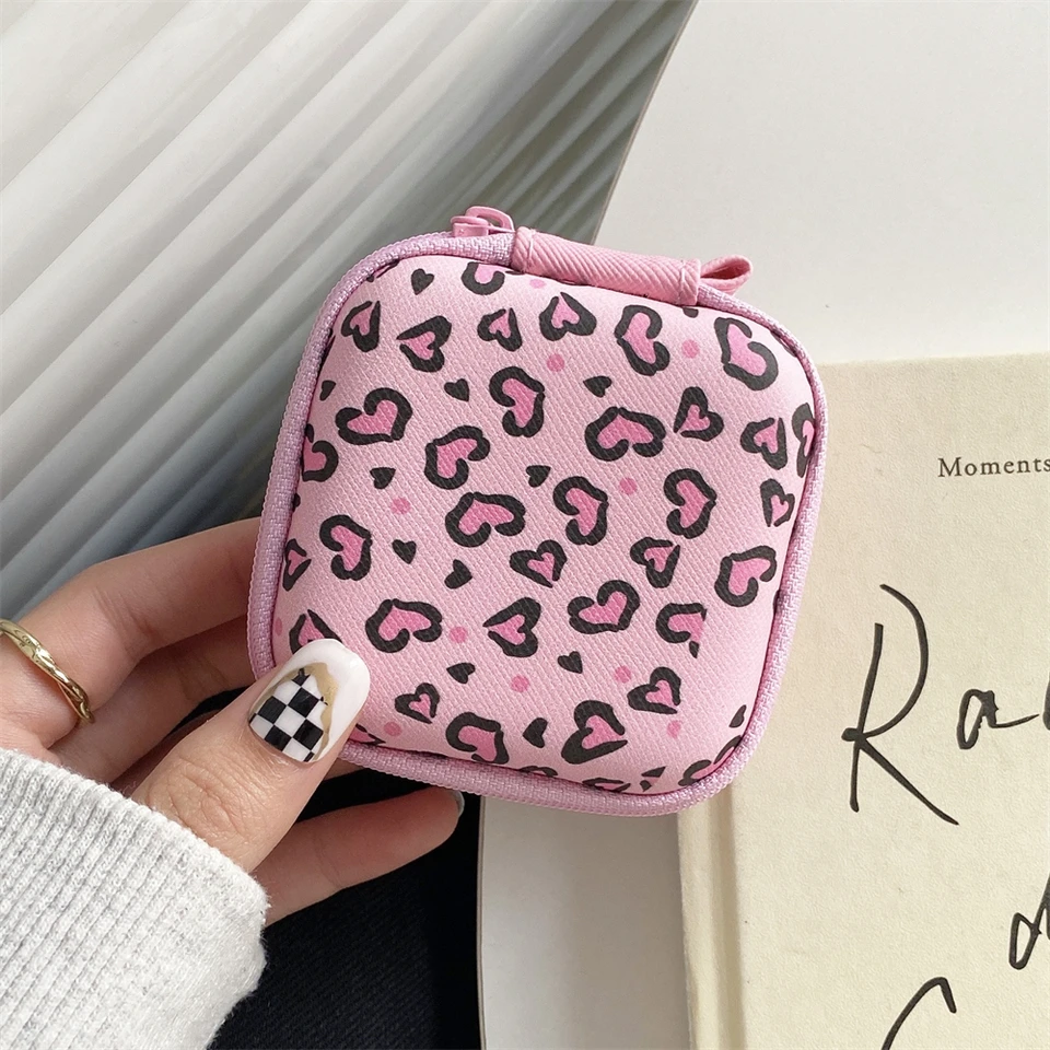 7,5 cm skladovacia taška pre AirPods USB káblové krytiny slúchadiel pre slúchadlá Sanrio Kuromi Cinnamoroll Melody Leopard Pattern Zipper Box