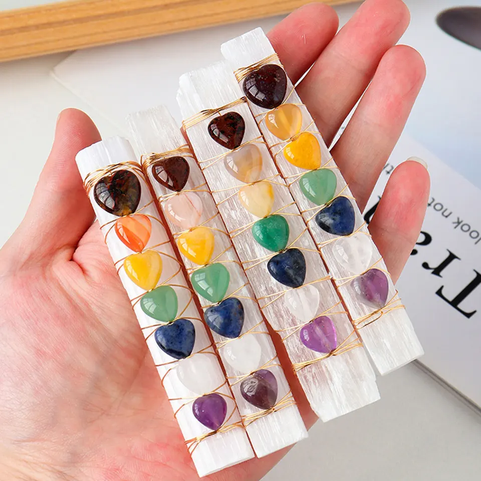 7 farieb Love Heart Crystal Stick Natural 7 Liečivý kameň Ametyst Quartz Wand Ručne vyrábaný energetický bar pre výzdobu domácej kancelárie