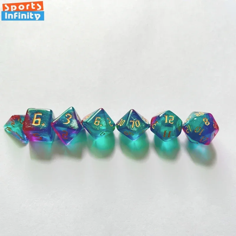 7 ks Set Farebný polyhedrálny stôl RPG Games Nové písmo digitálne kocky pre DND TRPG RPG D20 D12 D10 D10 D8 D6 D4 RAD HADING DICES KIT