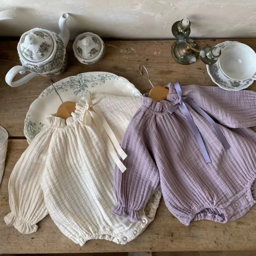 8441 Novonarodené oblečenie 2024 jar Nové kórejské dievčatko One Piece oblečenie Ribbon Ruffled Gollar lezenie oblečenia