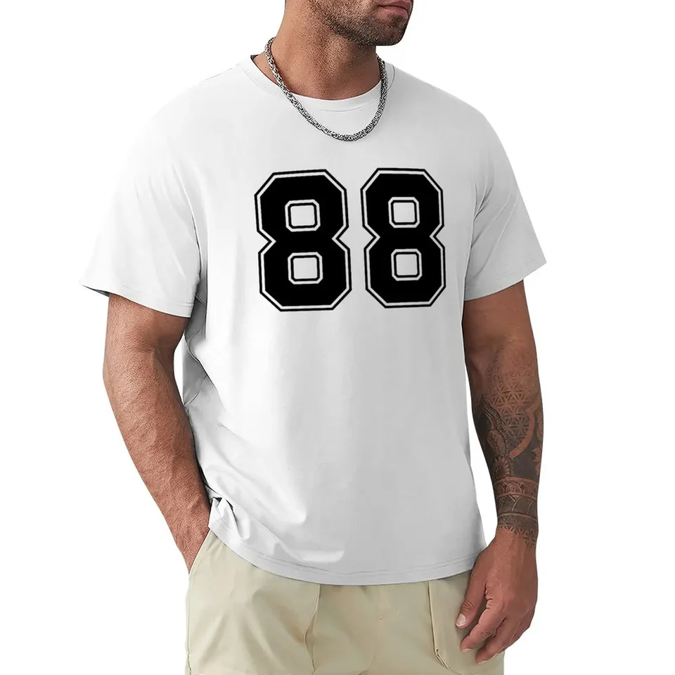 88 American Football Classic Vintage Sport Jersey číslo v čiernom čísle na bielom pozadí pre americký futbal, základné tričko