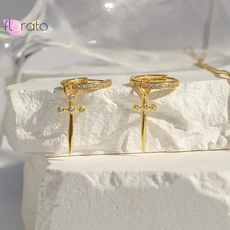 925 Sterling Silver Ear Needle Kov Dýka Dýka prívesok obruče pre ženy minimalistické punkové zlaté náušnice osobnosť Šperky