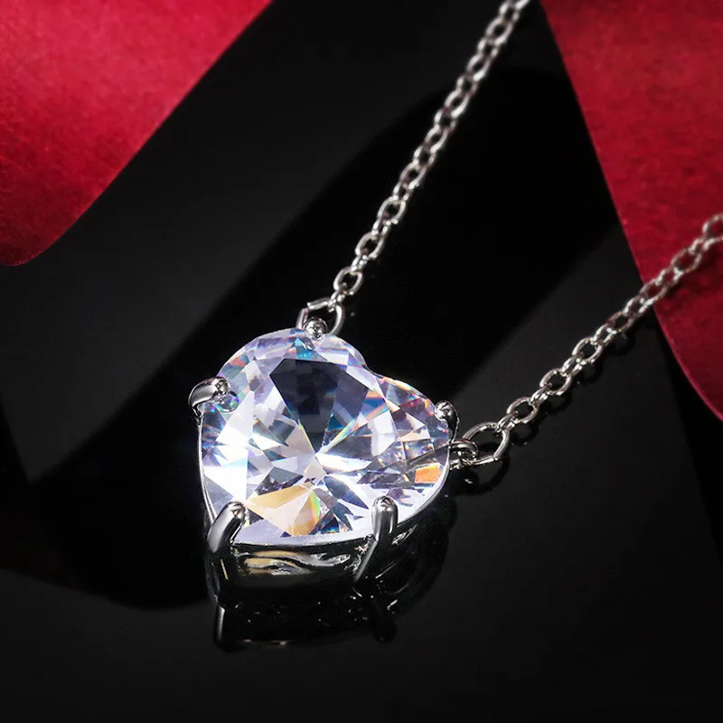 925 Sterling Silver Luxury Big Heart Cz Ženy Prívesné náhrdelníky Jednoduché všestranné ženské večierky Darček Denné opotrebovanie Šperky