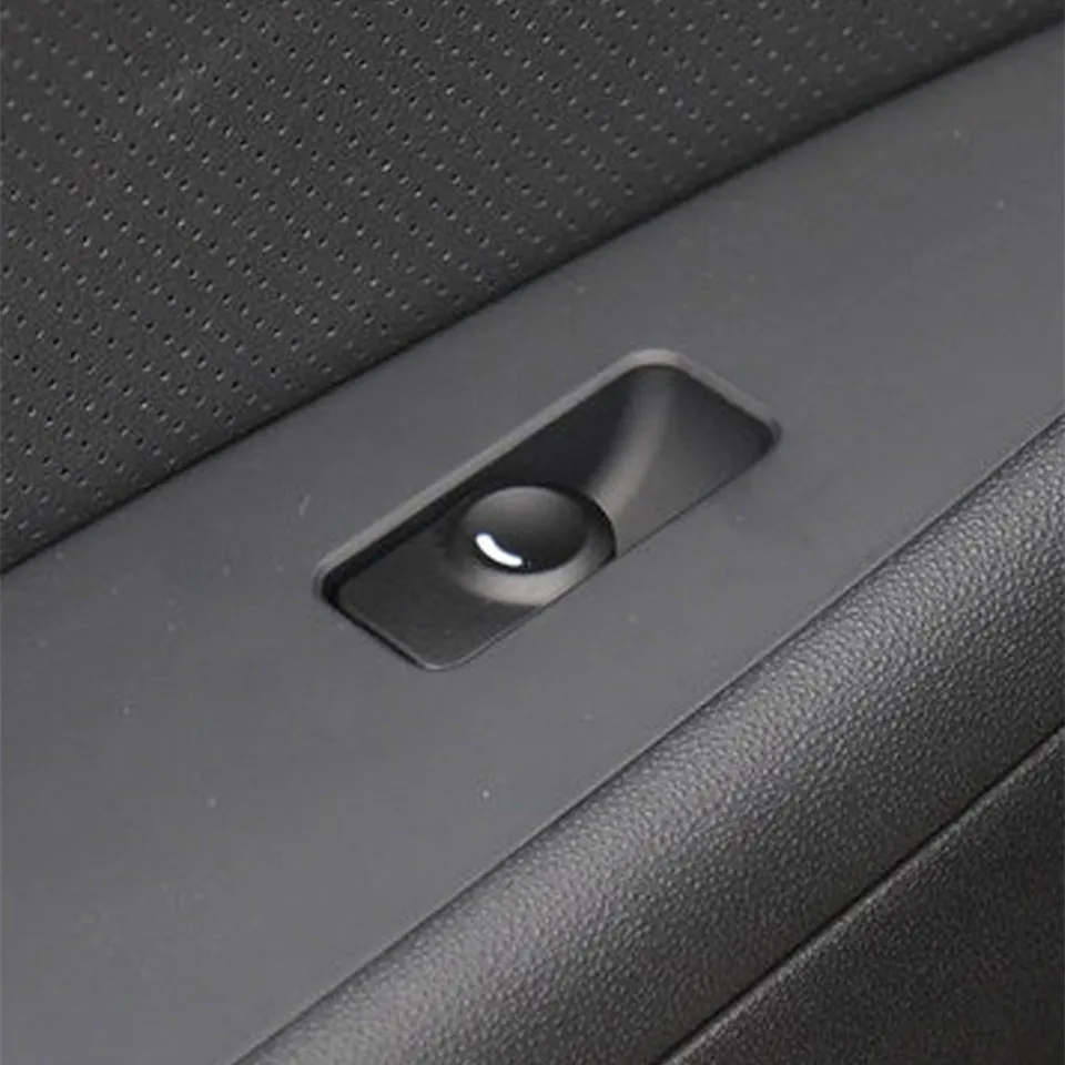 93570-2L010 93570-2L000 STRANA ODVIDAJTE STRANA pre HYUNDAI I30CW 2008-2011