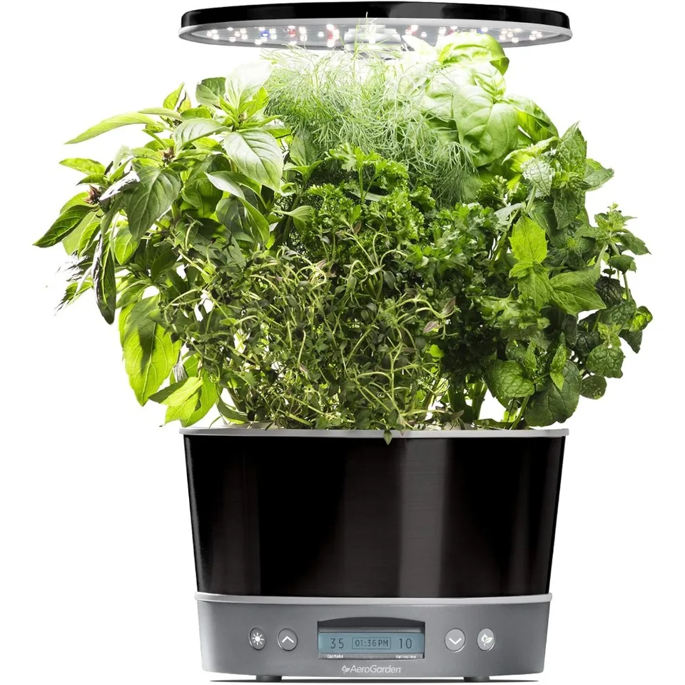 Aerogarden Harvest Elite 360 ​​Indoor Garden Hydroponic System s LED Grow Light a bylinkovou súpravou, drží až 6 strukov, platina