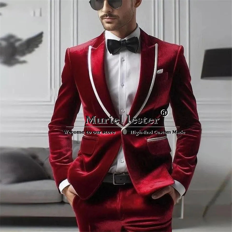 Africké burgundské zamatové obleky Men Slim Fit Biely klopa Prom Promer na mieru vyrobený mužský módny ženích svadobné smokingové šaty