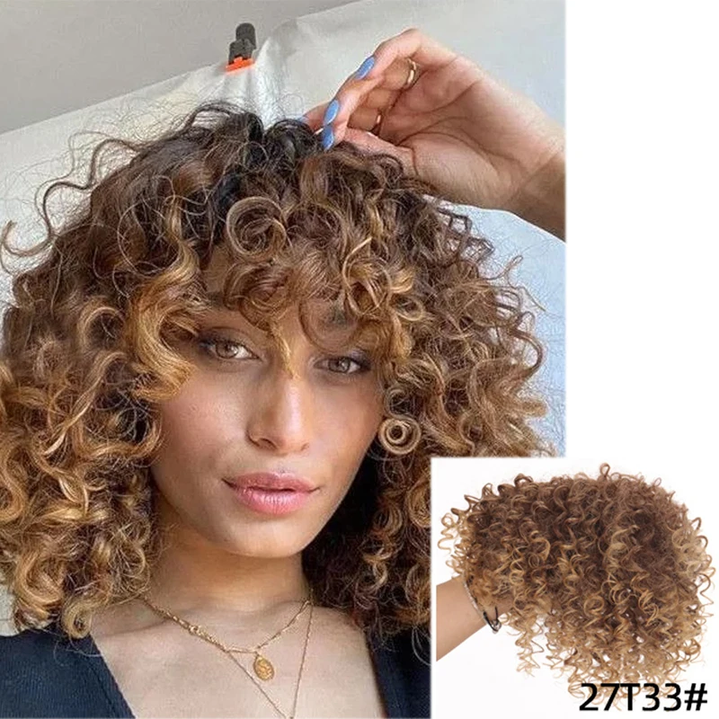 Afro Kinky Curly Parochne s treskami syntetické kučeravé blondínky vrchný výmenný blok