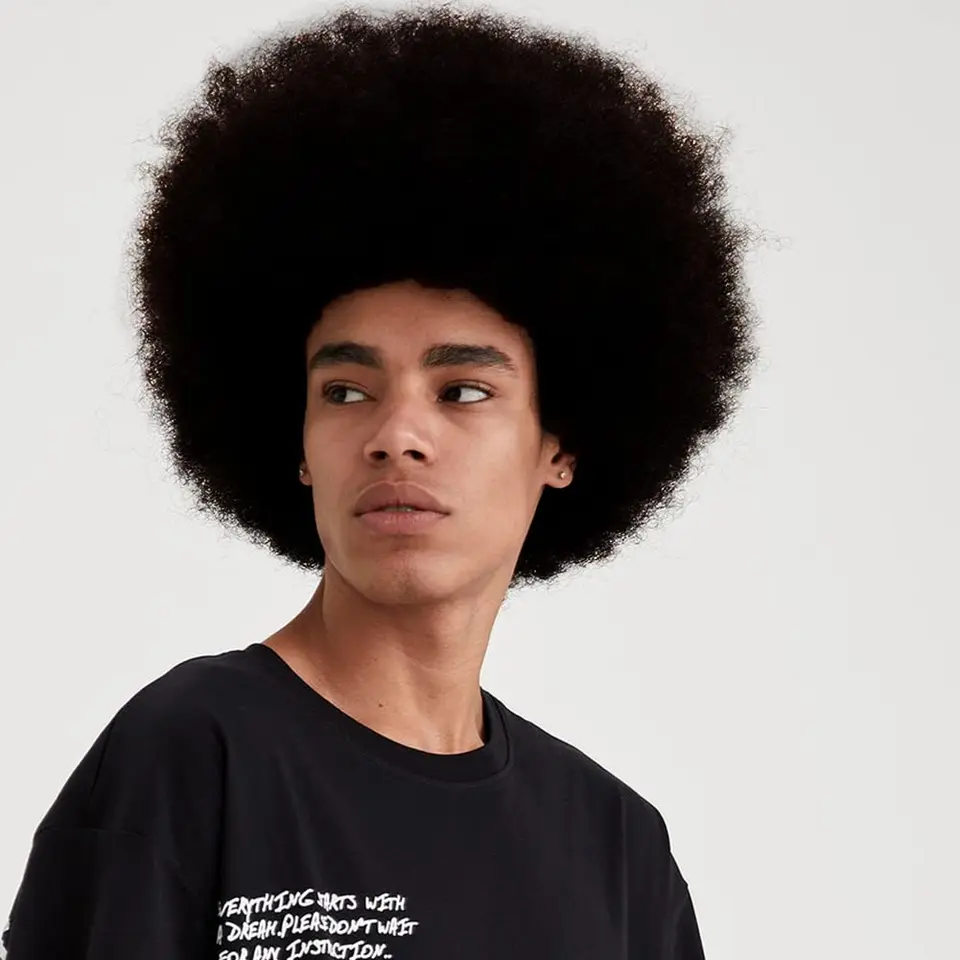 Afro výstredné kučeravé ľudské vlasy Parochne pre mužov Fluffy Hair Short Pixie Cut Parochňa ľudské vlasy 70. roky retro kostým Cosplay stroj vyrobený