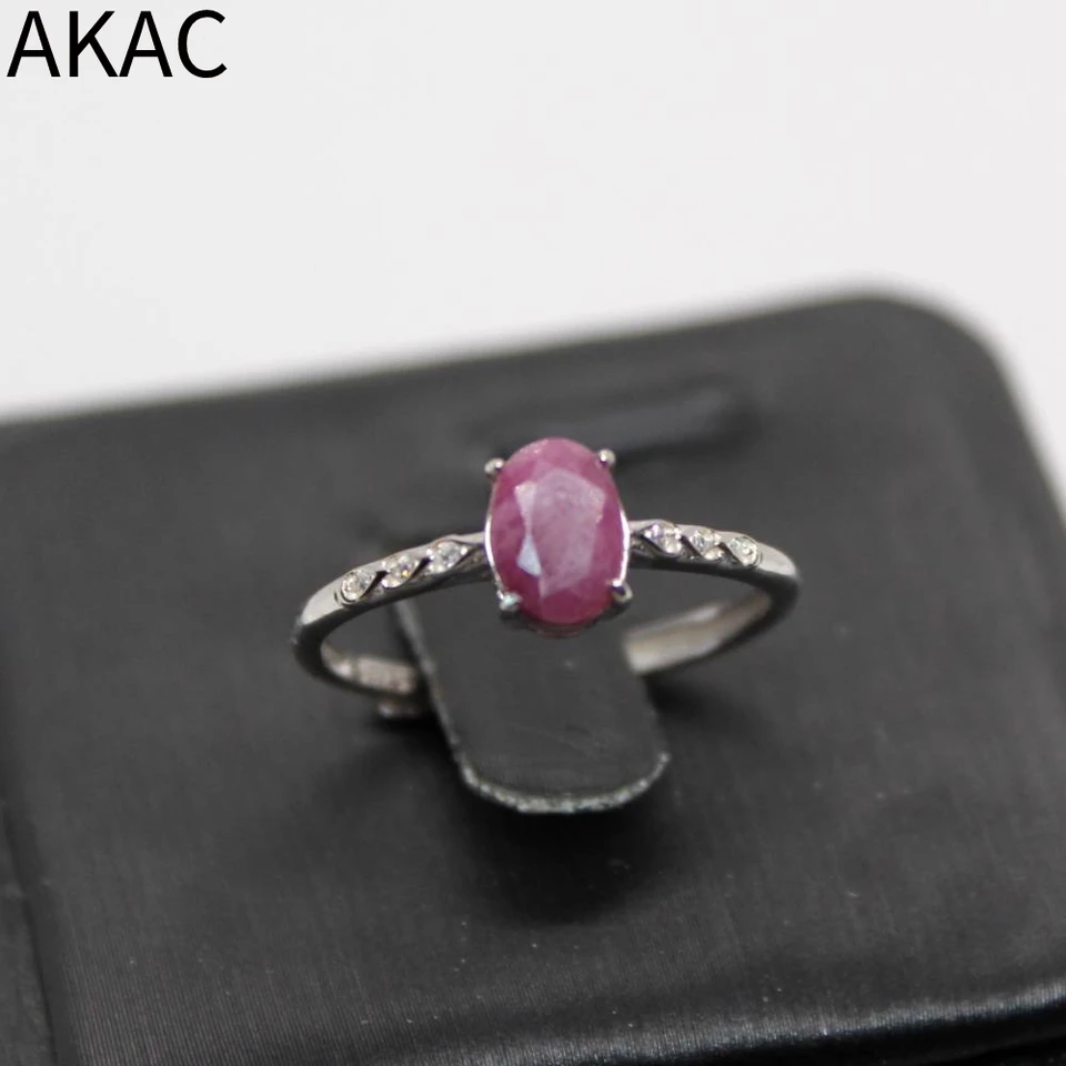 Akac Natural Ruby 925 Sterling Silver nastaviteľný kruhový kameň Veľkosť približne 5 mms odoslať náhodne