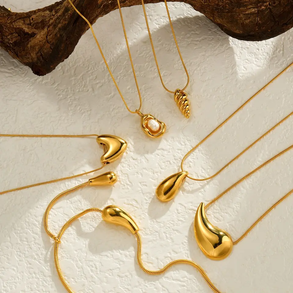 Akizoom Vintage Trendy Water Drop Pearl Heart náhrdelník Zlatá z nehrdzavejúcej ocele Letná pláž kovová reťazec Ženy narodeniny darčeky