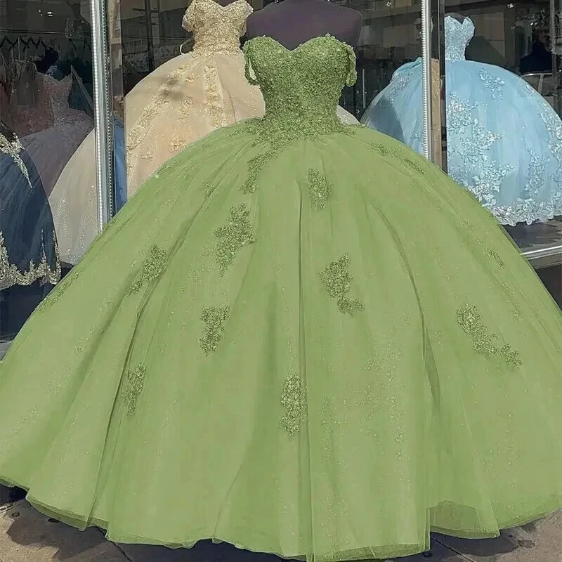 Angelsbridep Off-Ramer Green Quinceanera Šaty guľôčkových županov Glitter Vestidos de 15 Anos Applique princezná narodeninová oslava šaty