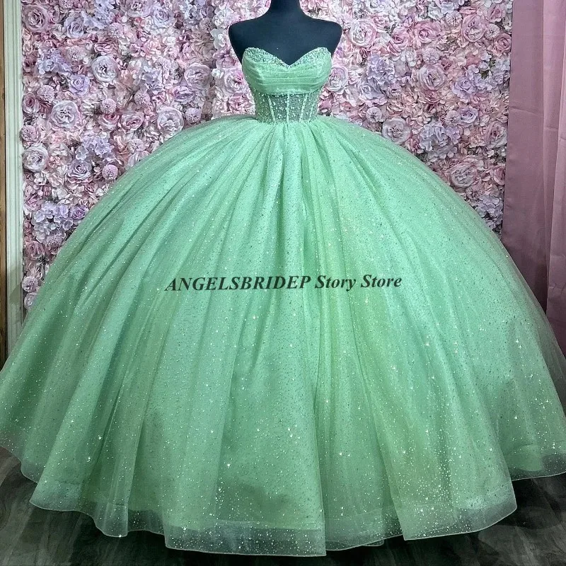 Angelsbridep svetlozelené šaty quinceanera z ramien guľôčkových korálikov Tull korzet Sweet 15 Vestidos de xv años prispôsobený