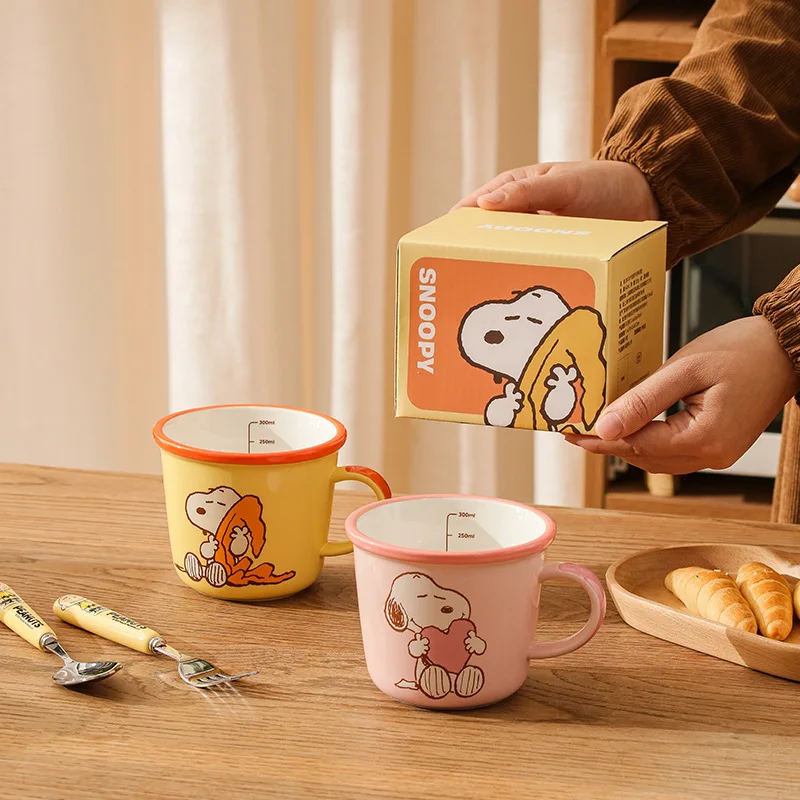 Anime Kawaii Snoopy Originálny keramický hrnček s mierkou vodou rukoväť kávu raňajky šálka Denné potreby darček k narodeninám 340 ml