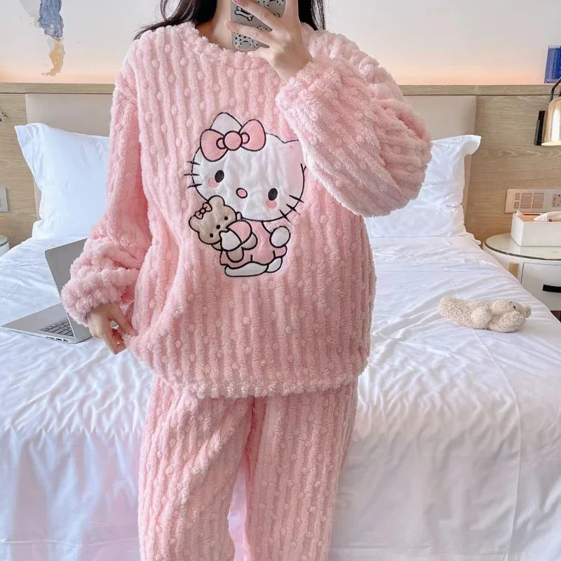 Anime Sanrio Pyžamy súpravy roztomilé ahoj mačiatko koralové zamatové pyžamy Ženy Jeseň Zima flanel Zhustené nohavice sladké domáce darčeky