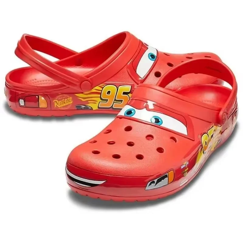 Aoger Disney Lightning McQueen Pixar Crocs Outdoor Beach Plippers Roztomilý karikatúra anime bazén anti sklz Crots NO95 autá Slippersshoes