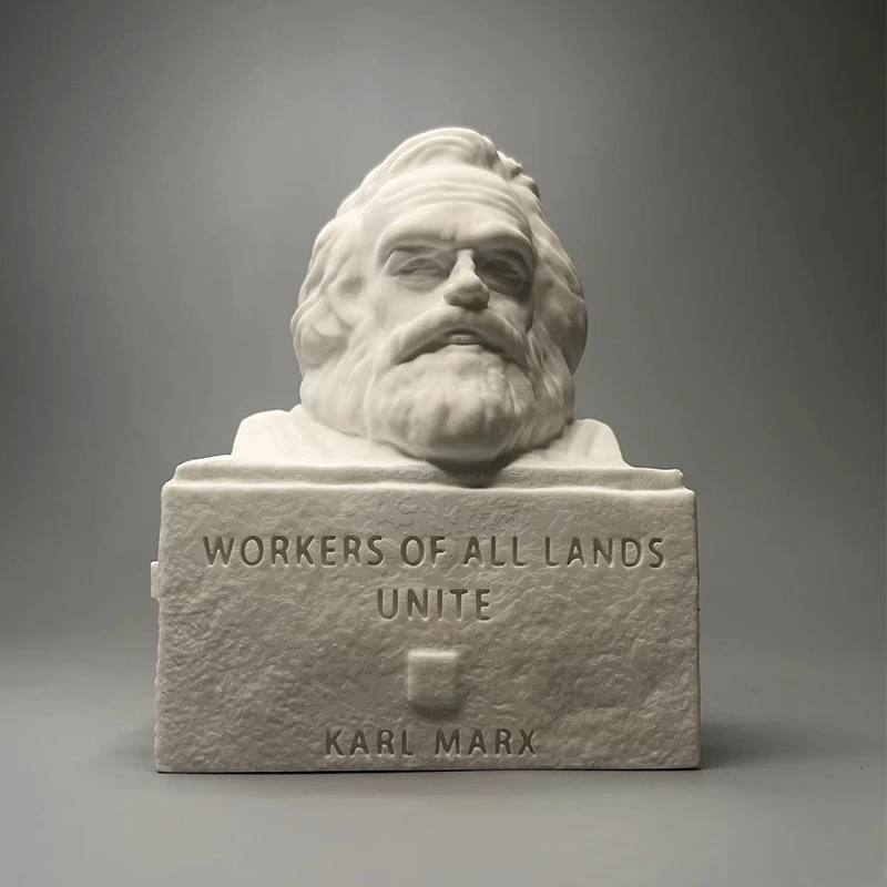 Art Sculpture for Marx Resin Material 2024 Nová sadová socha domáca stolná plocha Dekorácia Pokročilé ozdravy vínnej skrinky vínnej skrinky
