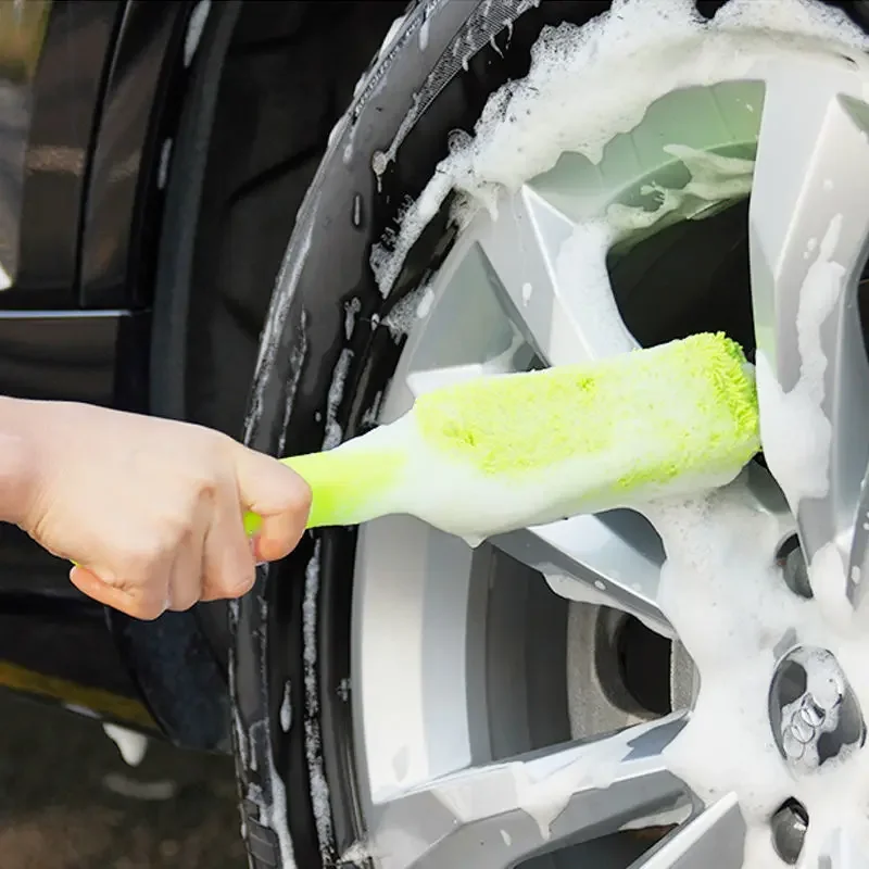 Automobilové umývanie prenosné mikrovláknové koleso Pneumatika na okraji kefy na kefku na výrobu vozidla Čistenie pre auto s plastovou rukoväťou