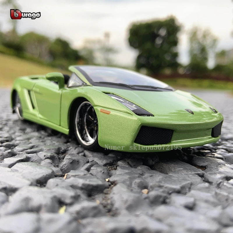 Bburago 1:32 Lamborghini Gallardo Simulácia zliatiny zliatiny Plexiskly Prach odolný voči baleniu Balenie Series Zhromaždenie darčekovej hračky
