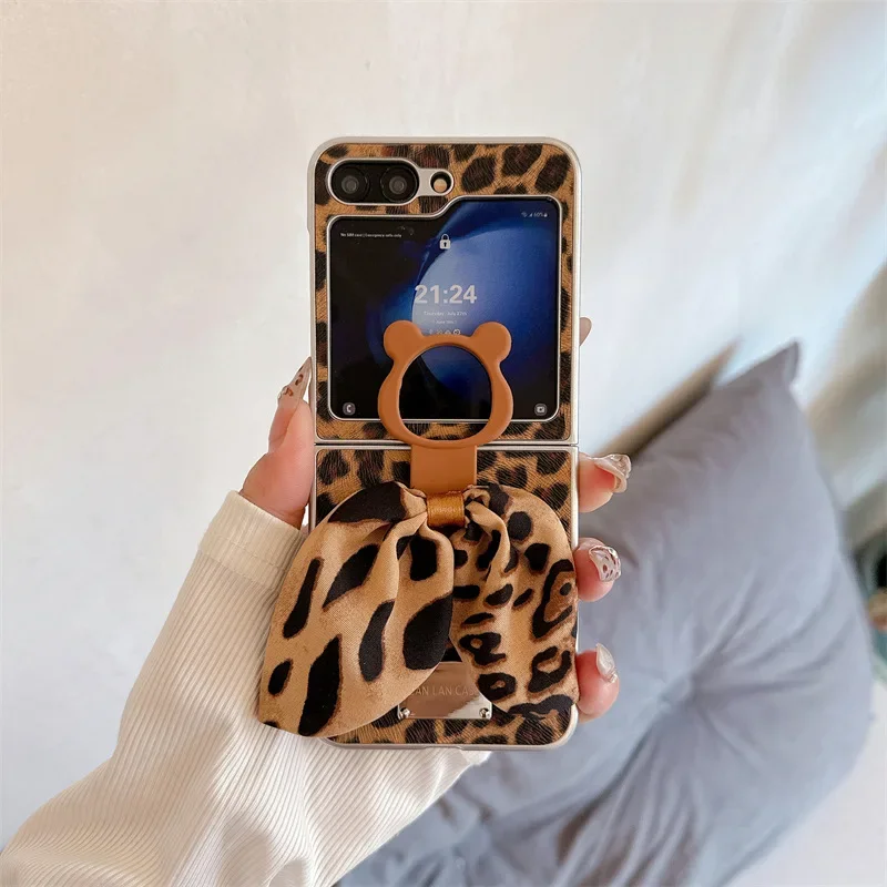 Bear Ring Leopard Telefón puzdro pre Samsung Galaxy Z Flip 6 5 4 3 Ochranný zadný kryt pre zflip4 zflip5 zflip6 puzdro