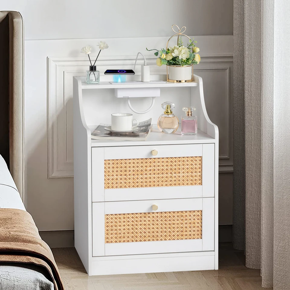 Biela drevoarboard s triamínom Matt Gold zúžená rukoväť 45*35*63 cm Rattan Dve zásuvky s priehradkami na nočný stolík