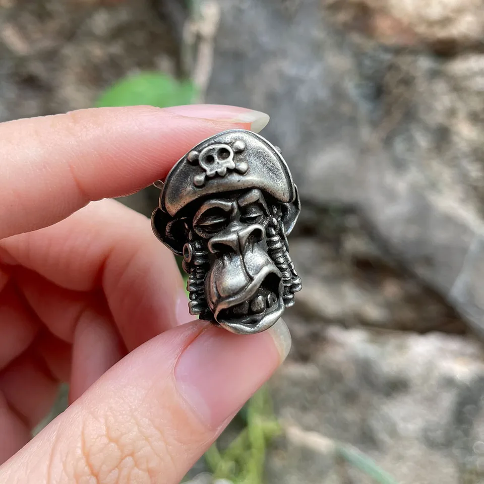 Biela mosadz Gorilla Pirát Dreadlocks Monkey Nôž korálky vonku EDC DIY Tools LANYARD PREARLOVANIE Osobnosť ručne vyrábaná perla