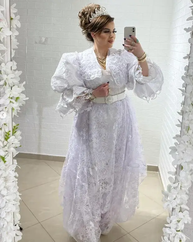 Biele arabské marocké večerné šaty Kosovo v krk s dlhým rukávom čipky arabské plesové šaty elegantné Alžírsko rúž de mariee