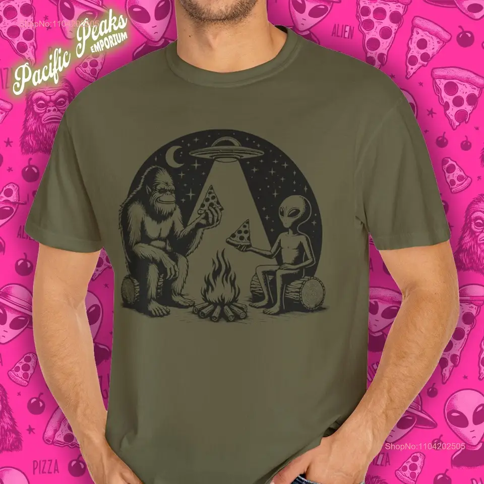 Bigfoot a mimozemské tričko jedinečné pre vonkajšieho nadšenca Sasquatch turistické kempingové lesné lesy Príroda dlhé alebo krátke rukávy