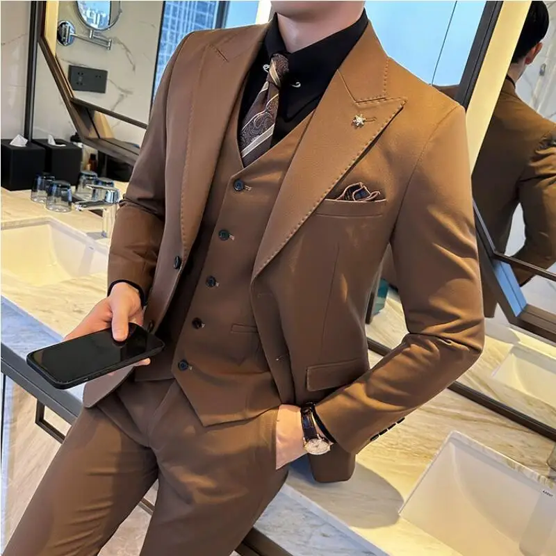 (Blazer + Vest + nohavice) 2024 Noví muži Formálny obchodný oblek 3 kusy Sada talianskeho štýlu luxusný svadobný spoločenský party smoking