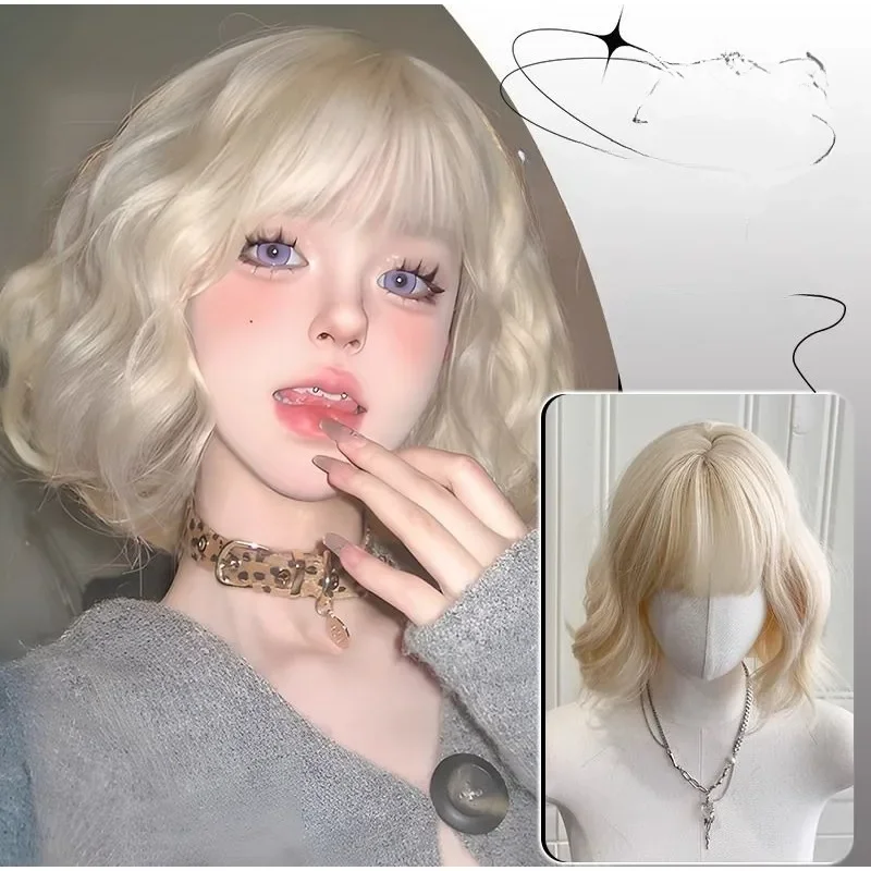 Blondínka Stručne kučeravá bob syntetické parochne s treskami Plani Golden Lolita Cosplay parochne pre ženy