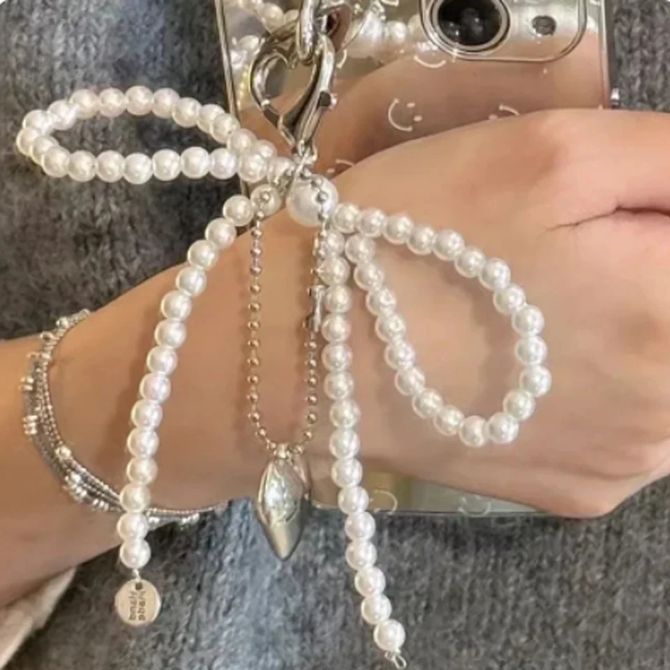 Bowknot Heart Bag Prívesok Keychain Keyring Keyring White Pearl Bow Keychain Decorácie pre tašky telefóny Car Kórejské doplnky