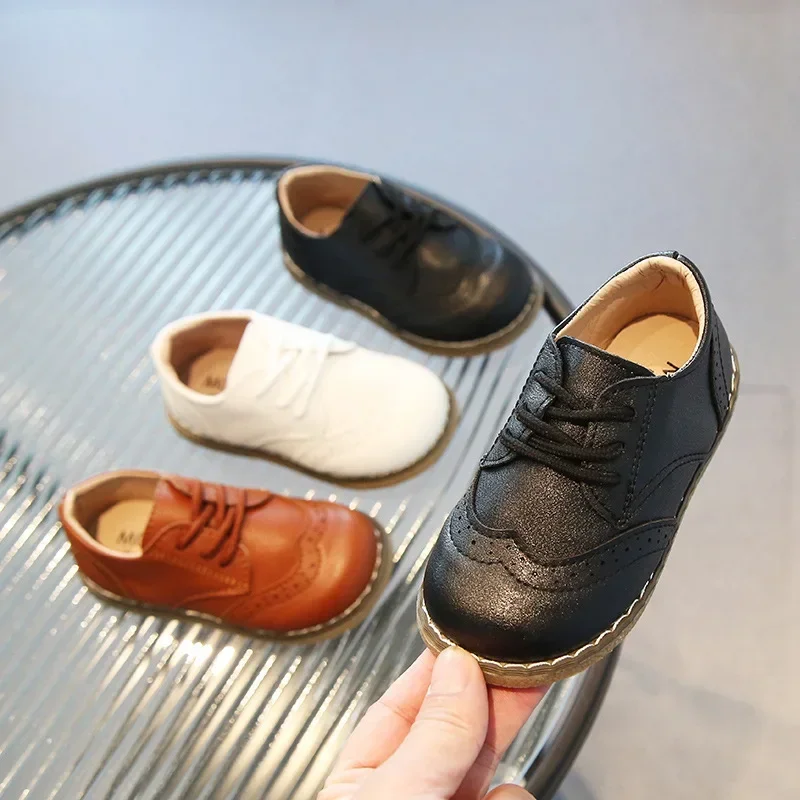 Boys Leather Shoes 2024 Spring Autumn Deti Oxfords Brogue Style Tought Thoes Fashion Lace-up topánky pre chlapca hnedá, čierna