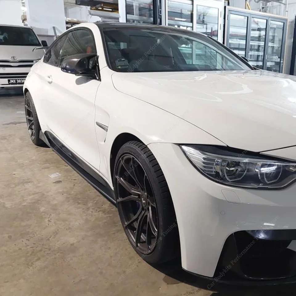 Bočné sukne predlžovacie rockerové panely pery pre BMW F32 F33 F36 F82 F83 M4 420I 420D 430I 430D M440I M440D 2014-2021 ladenie BodyKits