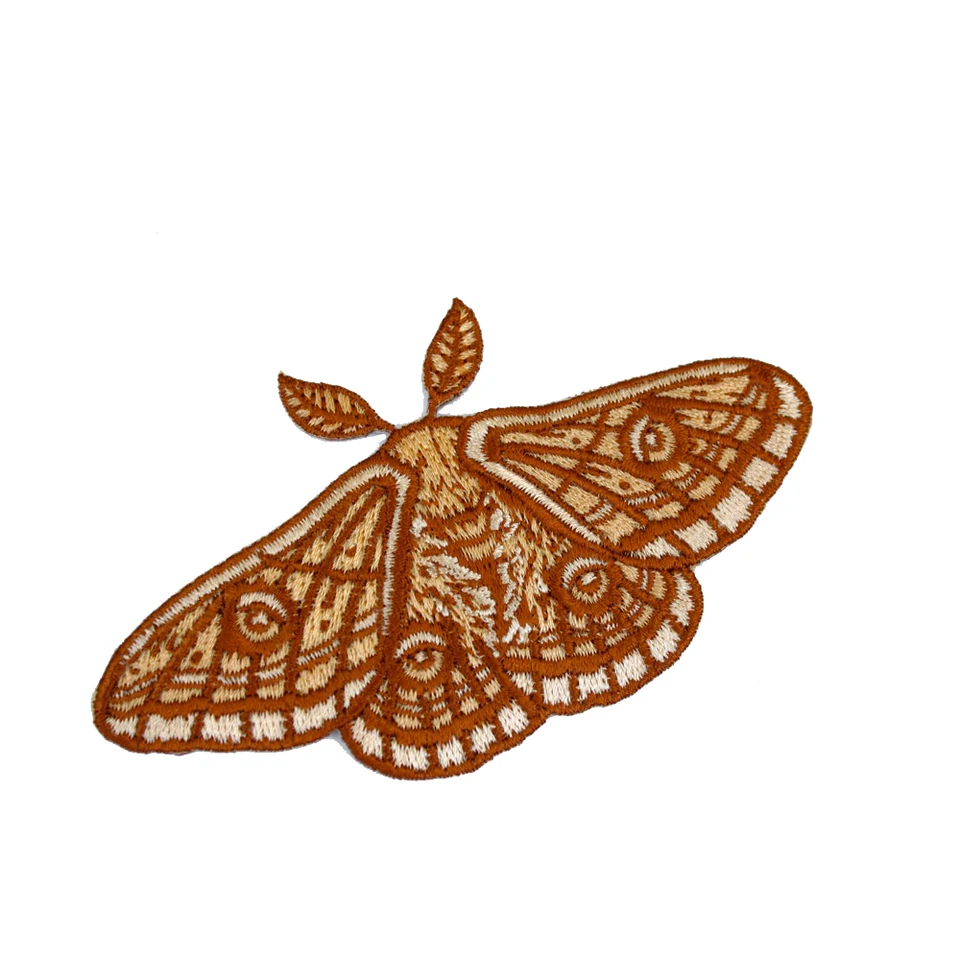Brown Moth vyšívané záplaty železo na výšivkových náplastiach Aplikácia pre odevy odevné bundy hanbok šaty topánky hračky atď.