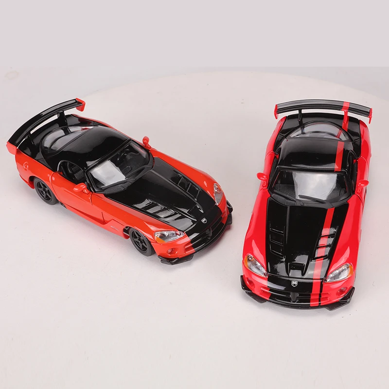 Burago 1:24 Dodge Viper SRT 10 ACR zliatinový model automobilu