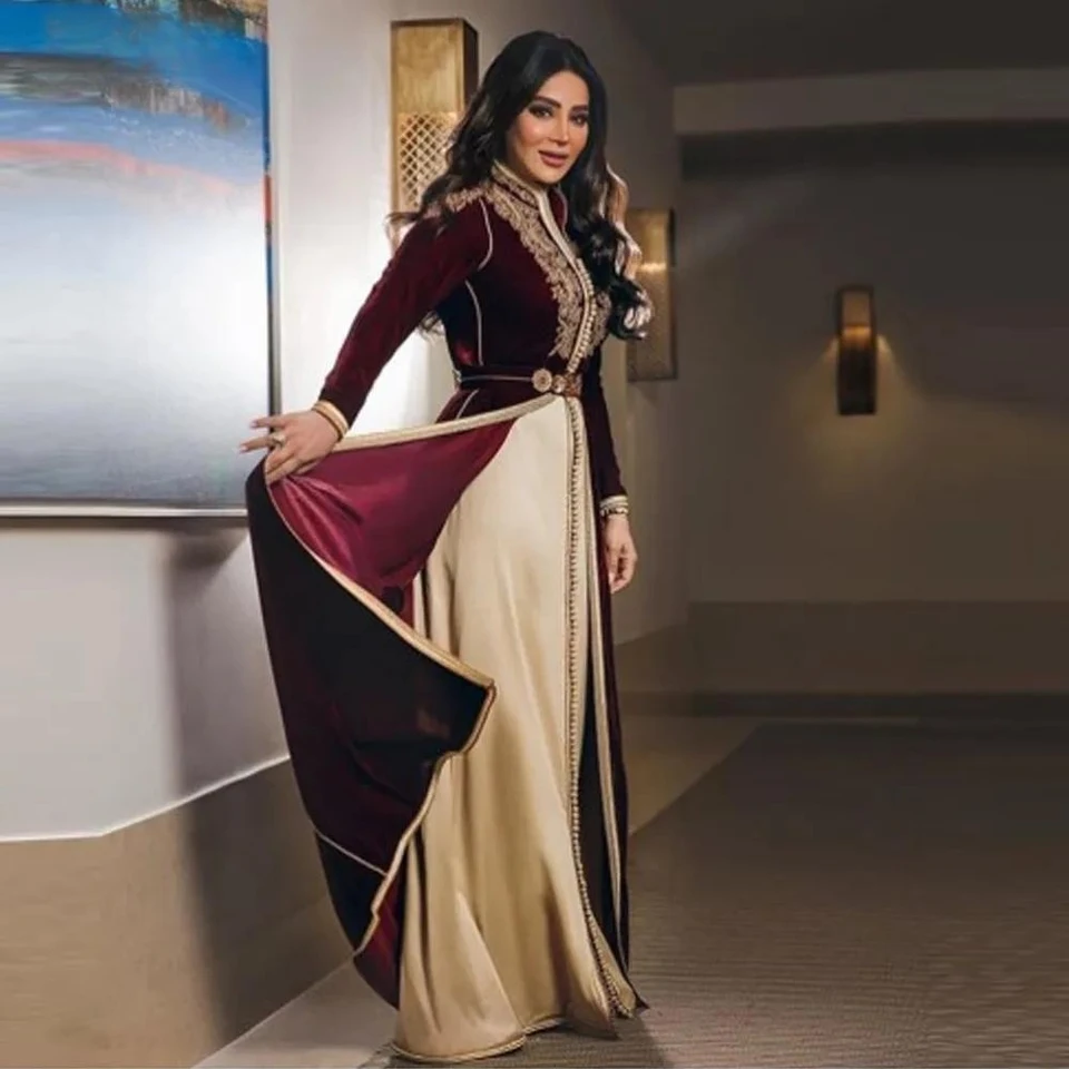 Burgundské marocké kaftan moslimské večerné šaty A-Line Long Ruckves Velvet Aliques Dubaj Arabské morčacie islamské šaty prispôsobené