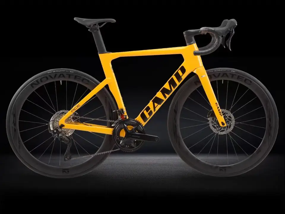 Camp ACE7000 Pro Full Carbon Fiber Road Bike s 105 R7120 24-stupňou pre mužov alebo ženy