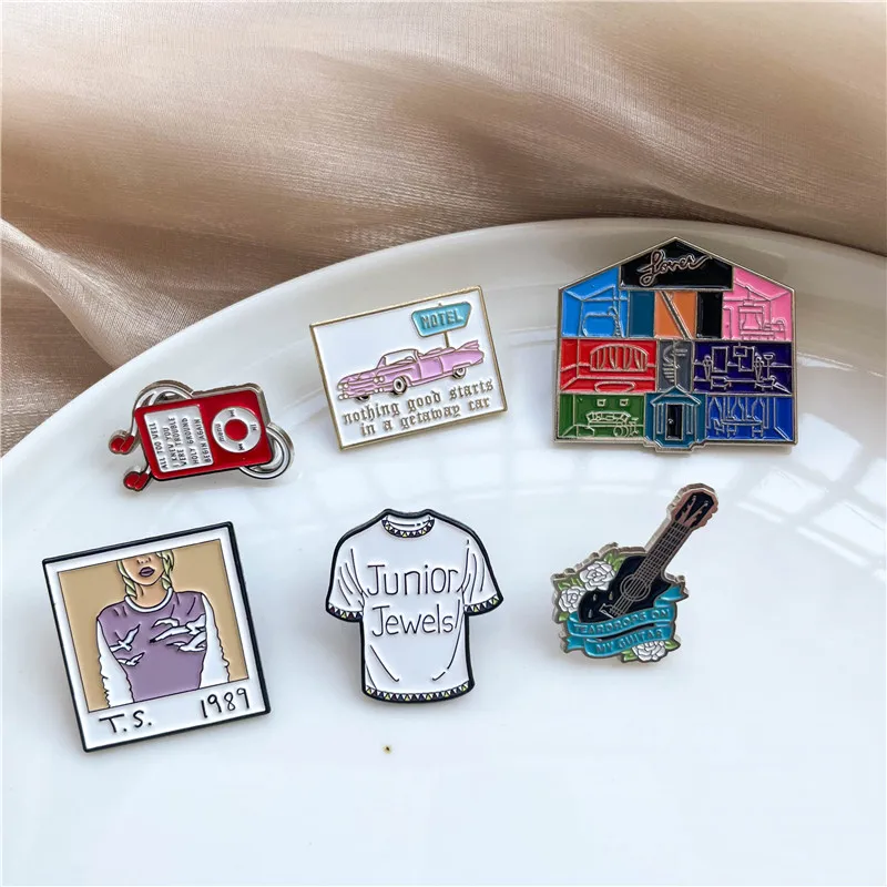 Catoon Guitar mp5 Enamel Brošes módne milostný príbeh hudba štýl klopne odznaky špendlíky šperky Darčeky pre ženy dievčatá
