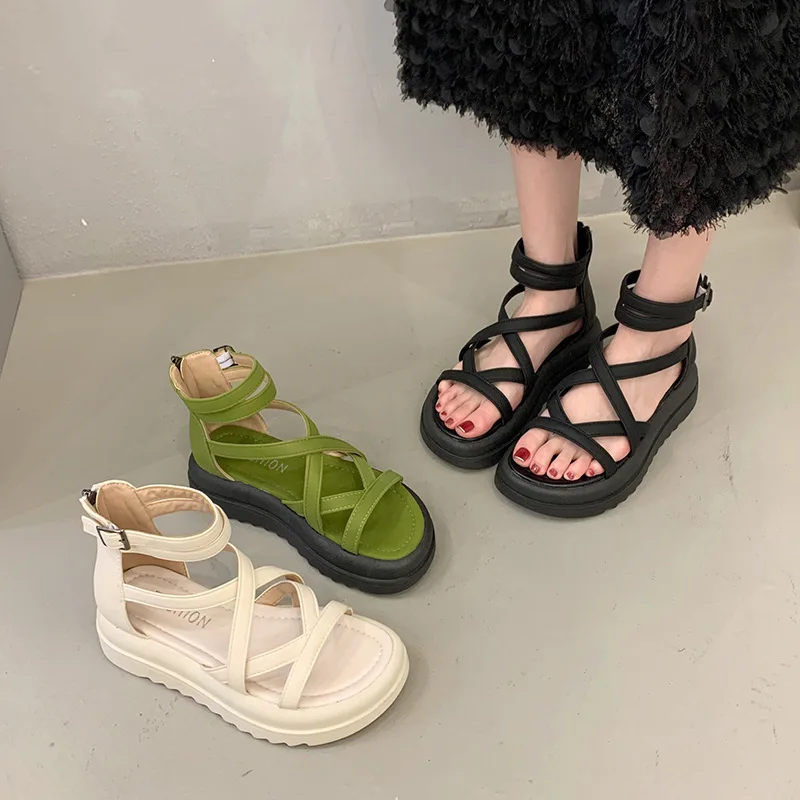 Chaussure femme rozprávková platforma sandálové ženy 2023 leto Nové hrubé pláže sandále Rímske štýly dámske dizajnérky topánky topánky