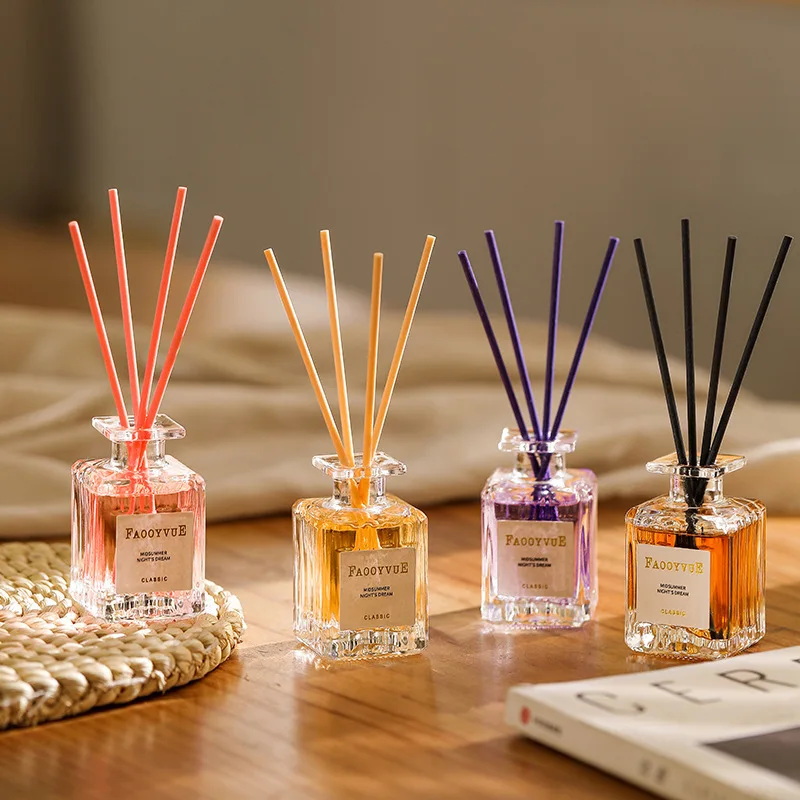 China Chic Aromaterapia Difuser Gift Set 50 ml Reed difuzér éterický olej levanduľa broskyňa Samdalwood Osmanthus Domovod