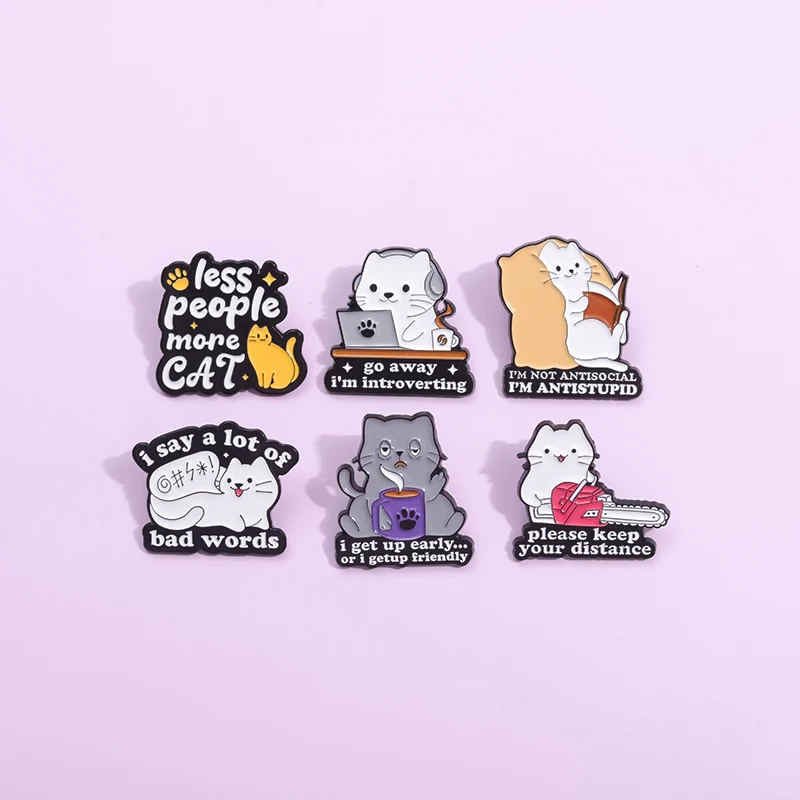 Choď preč, introvertujem roztomilé mačky smaltované špendlíky karikatúry zvieracie mačiatko brošne citácie duševného zdravia klopa odznaky darček