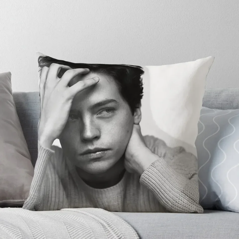 Cole Sprouse hodí vankúš vianočné dekorácie 2024 vankúše na dekoratívny vankúš na pohovku
