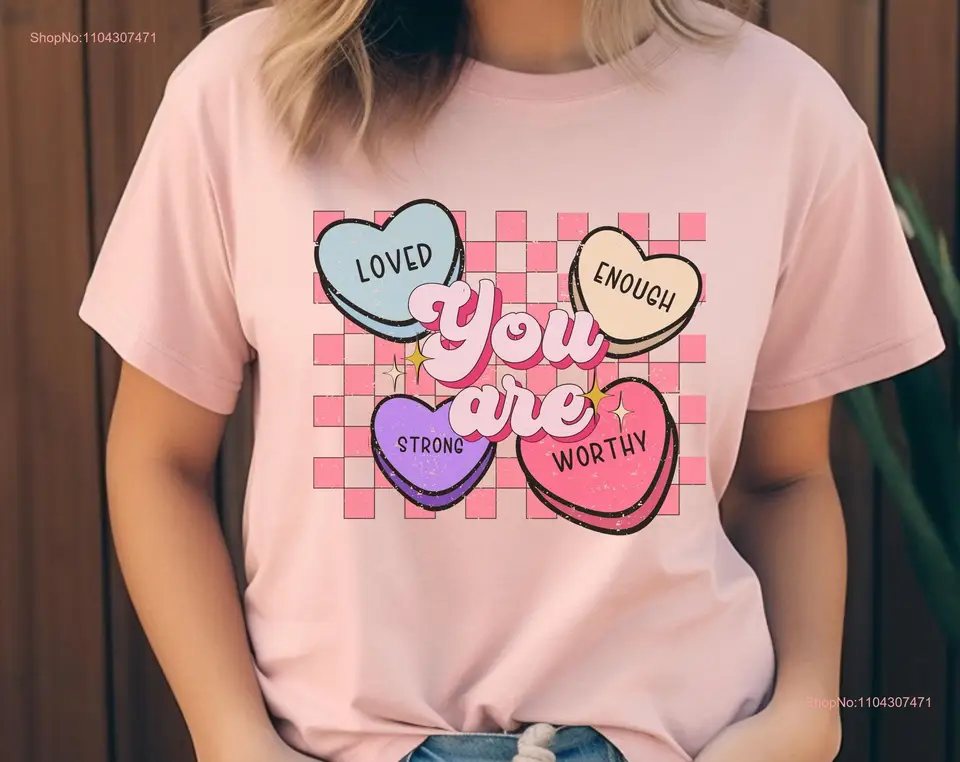 Comfort Colors Retro Valentine Day T tričká konverzácia Candy Hearts Učiteľ pozitívne potvrdenie Valentínsky pedagóg