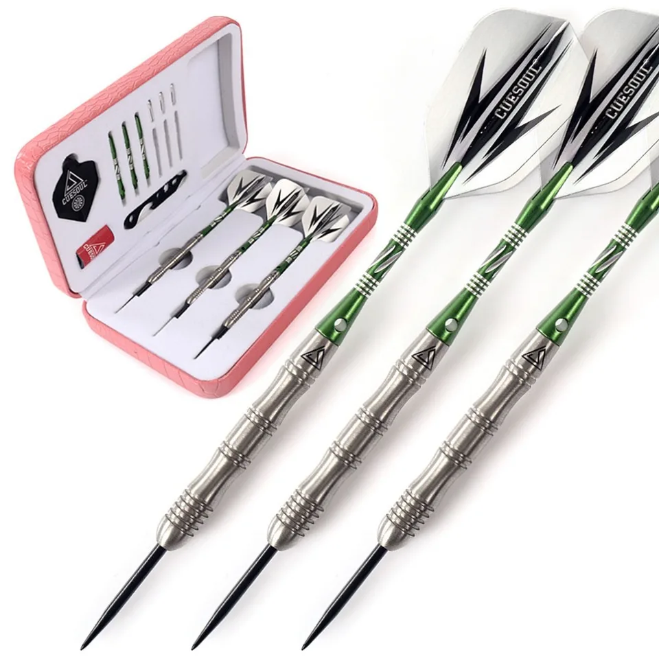 Cuesoul 20/22/24G oceľové špičky volfrámu Šípky - 90% volfrámu so zeleným hriadeľom šípky, zaostrenie Dart, ružové luxusné šípkové puzdro