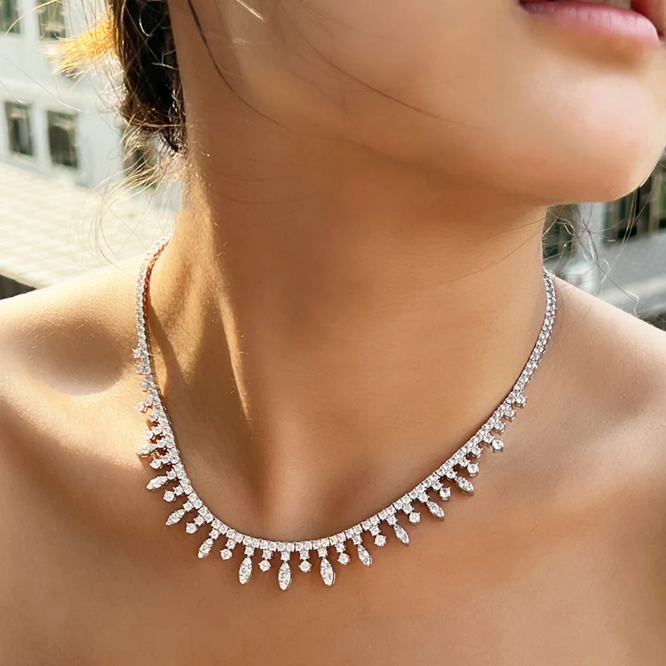 Cwwzircons High End Top 5A lesklý biely kubický zirkónia spevnené tenisové kúzlo Svadobný náhrdelník pre ženy elegantné klenoty šperky CP123