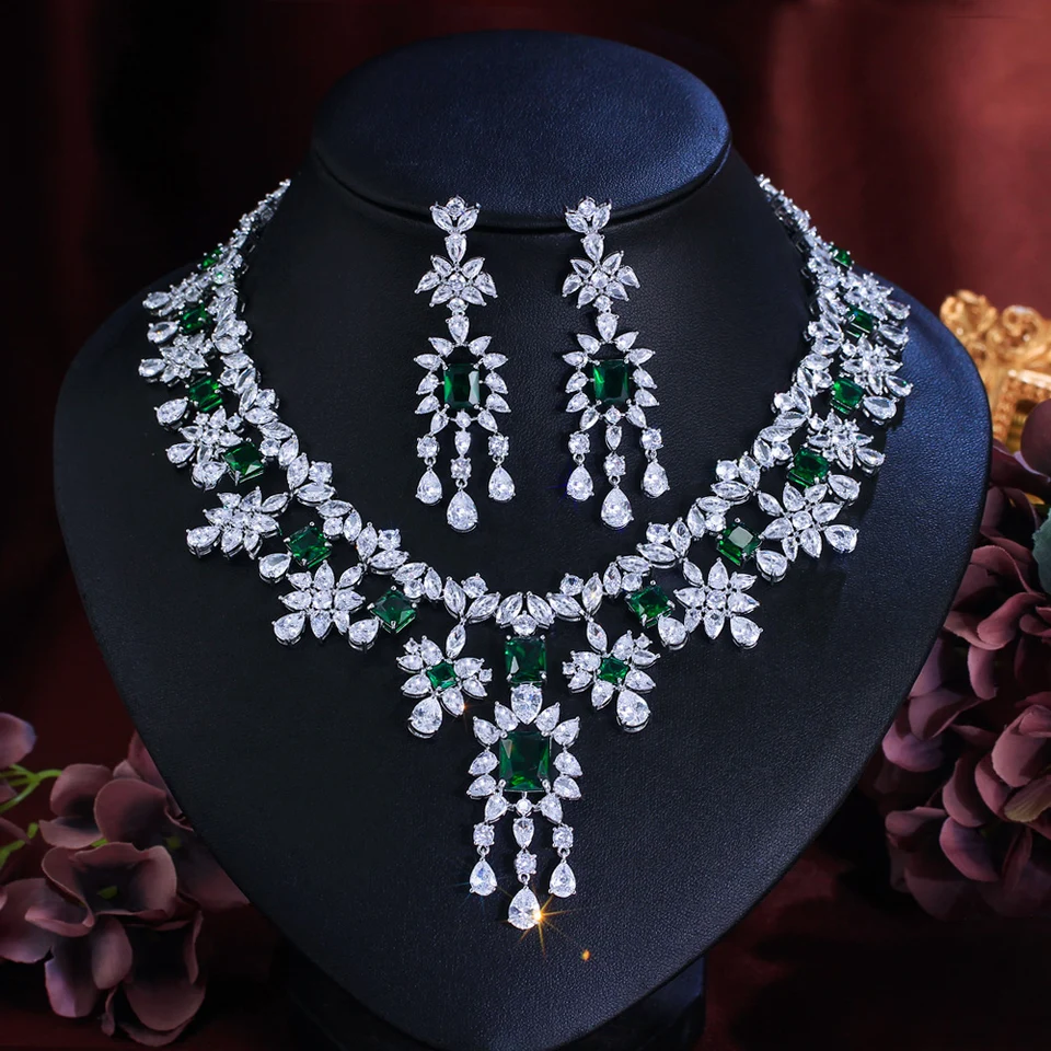 Cwwzircons Luxusný visiaci Tassel Drop Cubic Zirconia Zelená svadobná dekorácia Party Veľký náhrdelník Svadobné šperky pre ženy T770