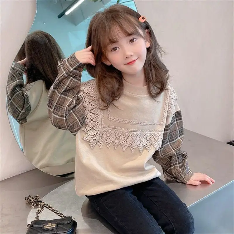 Detské dievčatá na jeseň Zimné mikiny 2024 Nové deti Khaki Plaid Stitching Topy